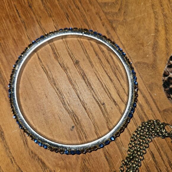 Jewelry Bundle – 5 Pieces | 2 Earrings, 2 Bracelets, Turquoise Necklace - Picture 3 of 8